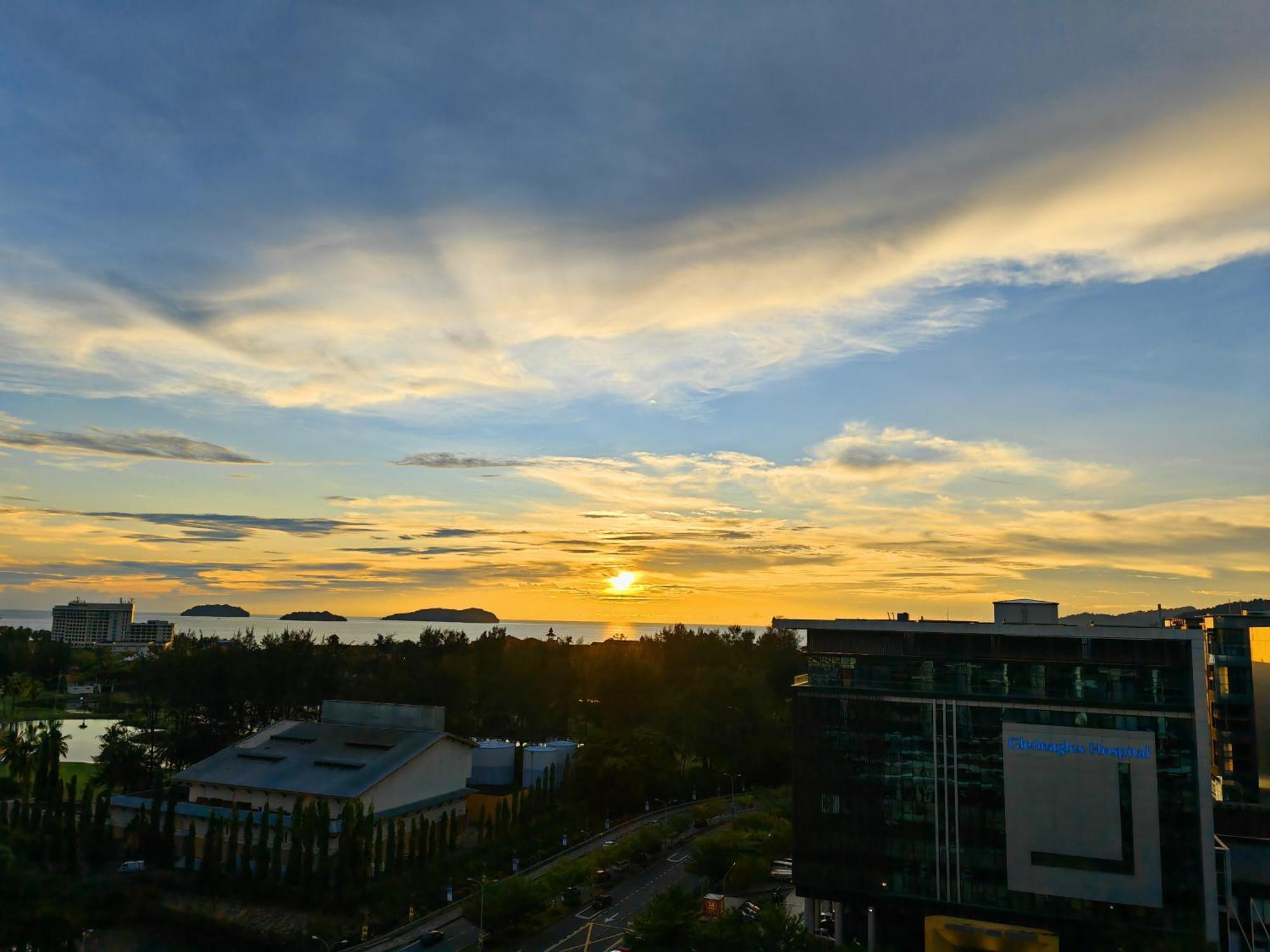 Apartment Rooftop Sunset Infinity Pool Sutera Avenue Kk Infini Kota Kinabalu